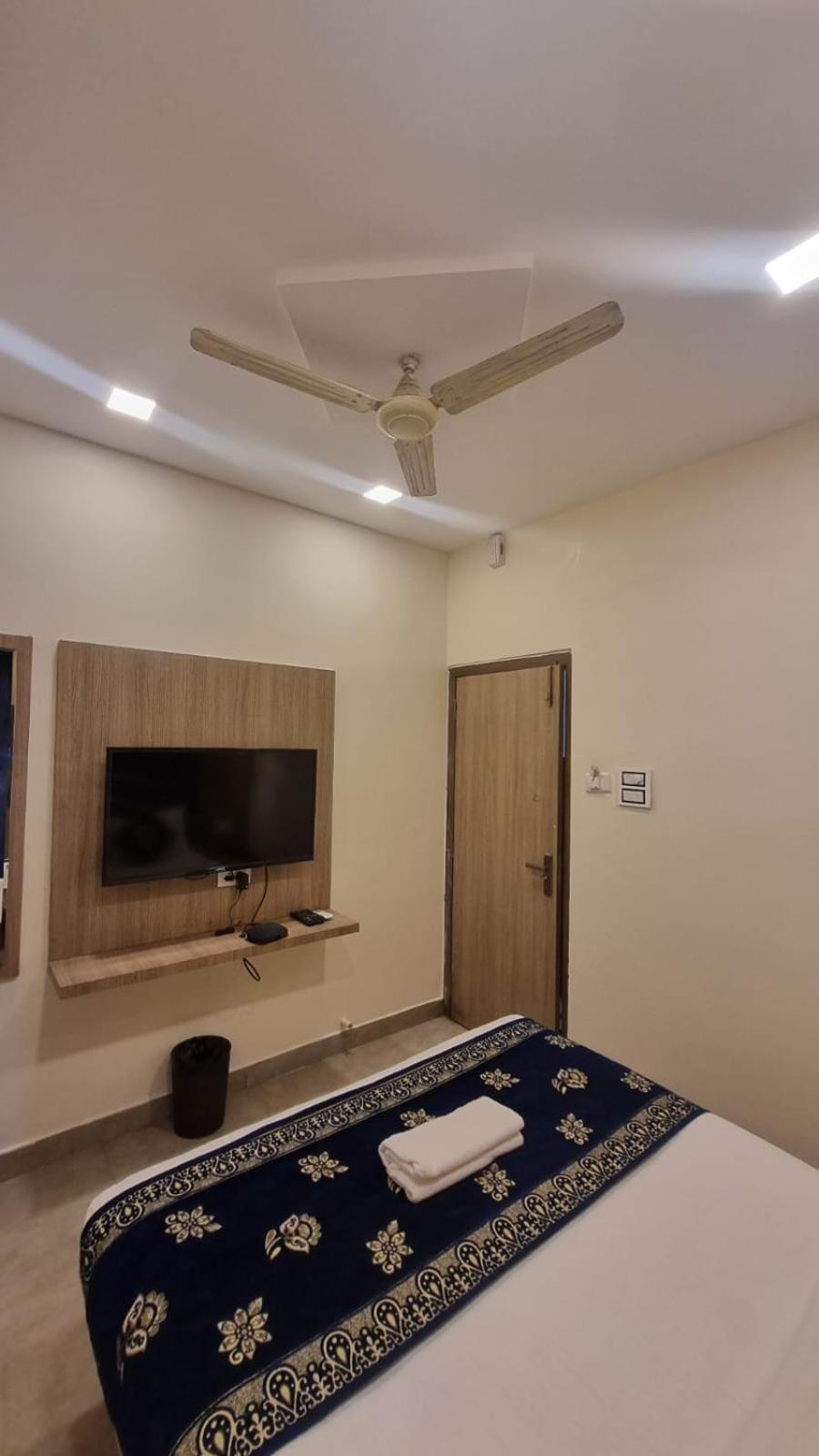 Beachfront Resort Calangute Bagian luar foto